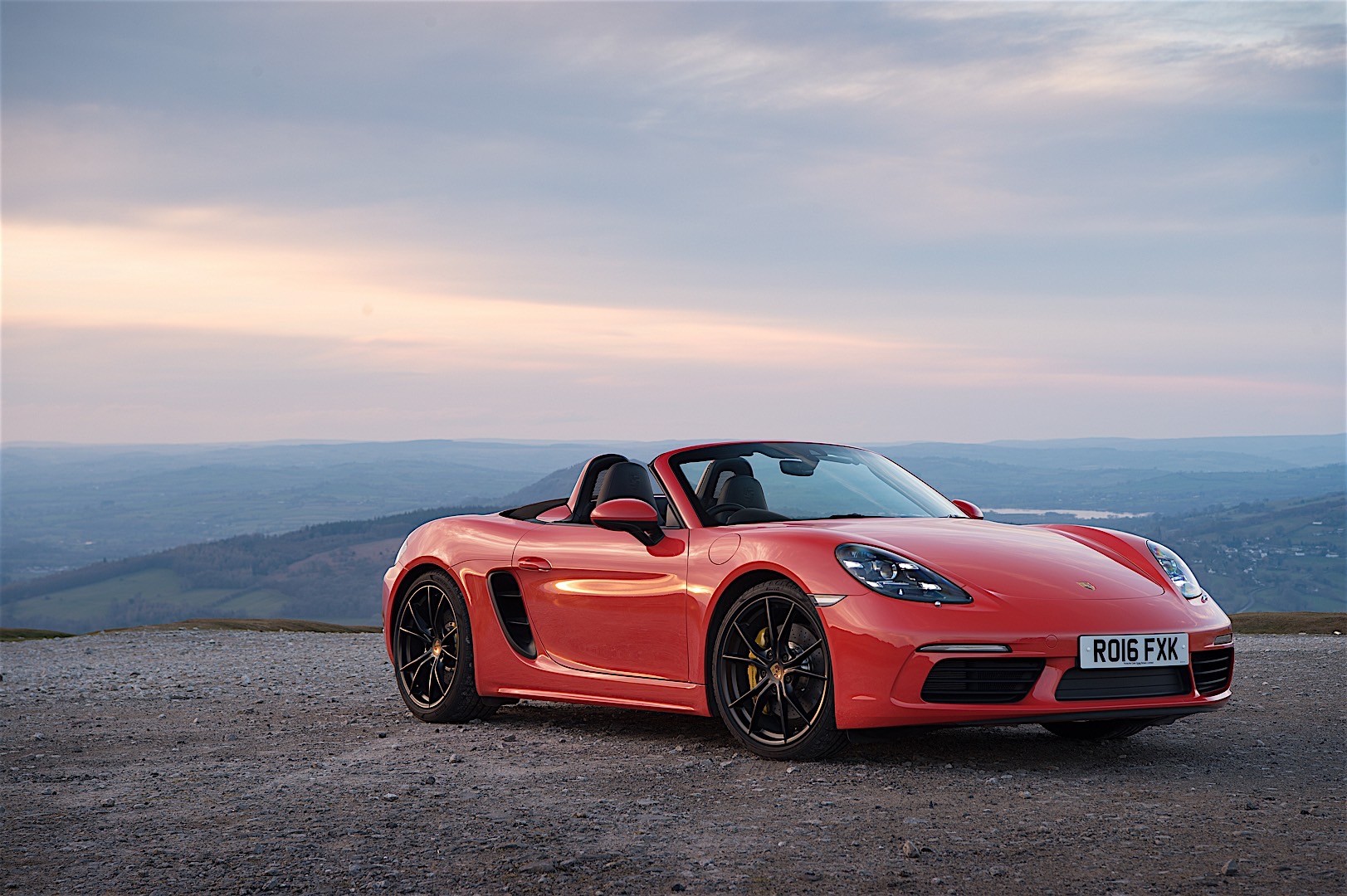 Porsche 718 Boxster S photo 37