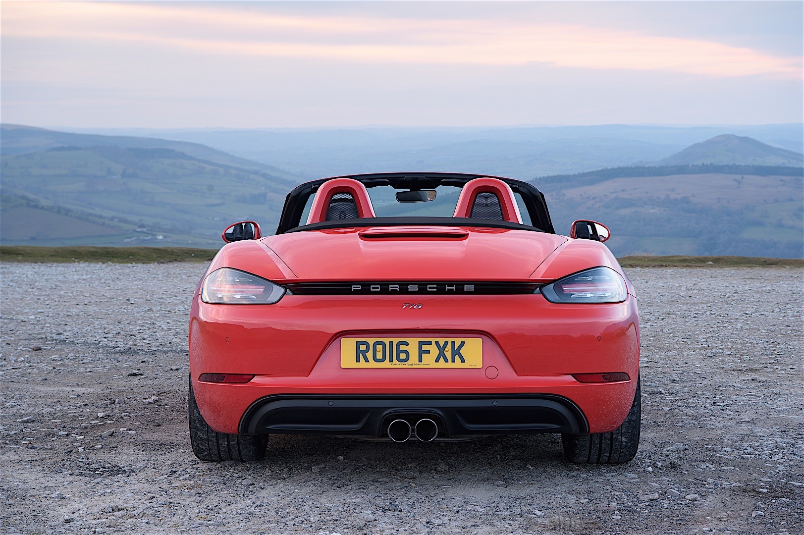 Porsche 718 Boxster S photo 41