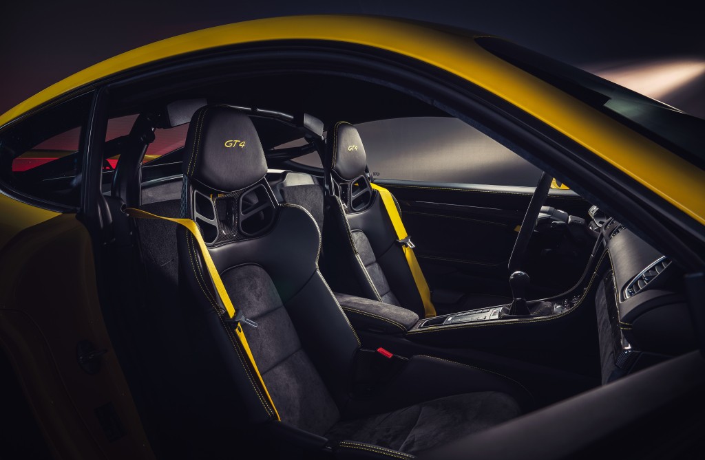 Porsche 718 Cayman Gt4 photo 17