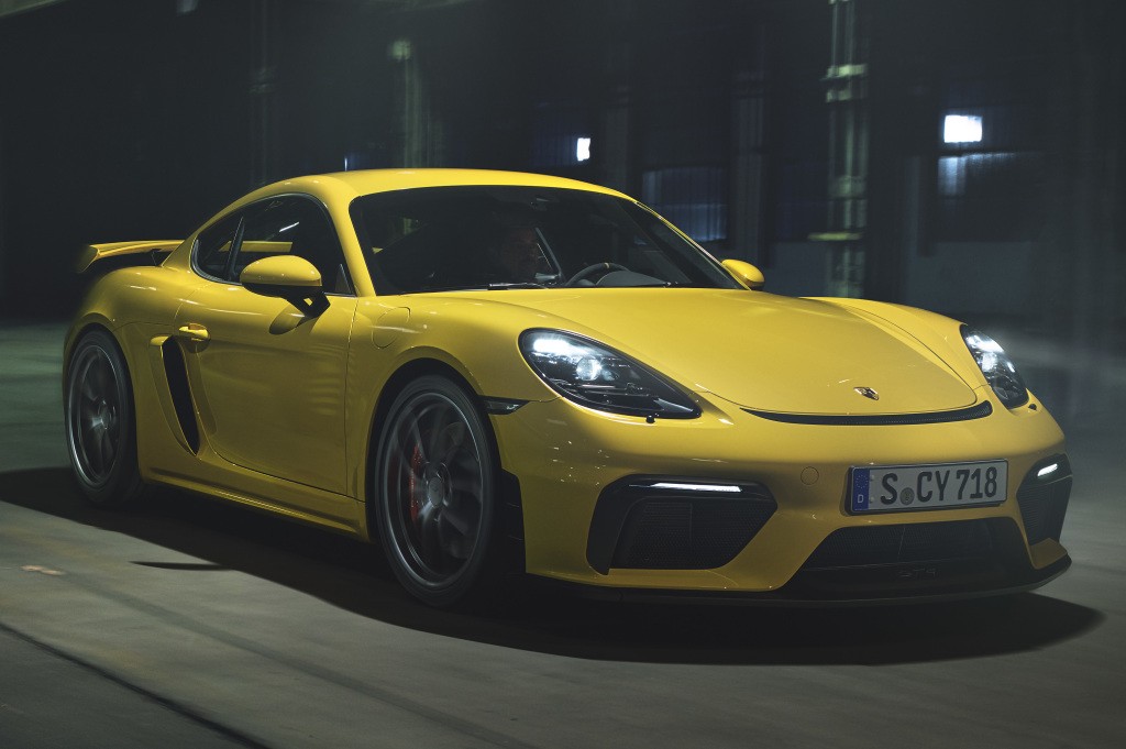 Porsche 718 Cayman Gt4 photo 3