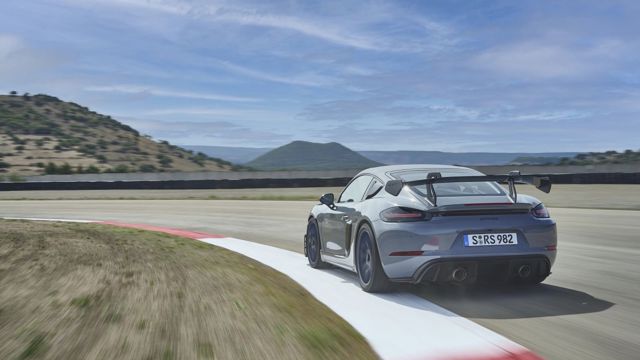 Porsche 718 Cayman Gt4 foto 12
