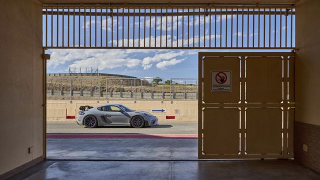 Porsche 718 Cayman Gt4 foto 4