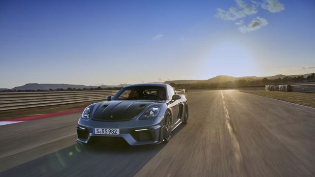 Porsche 718 Cayman Gt4 foto 8