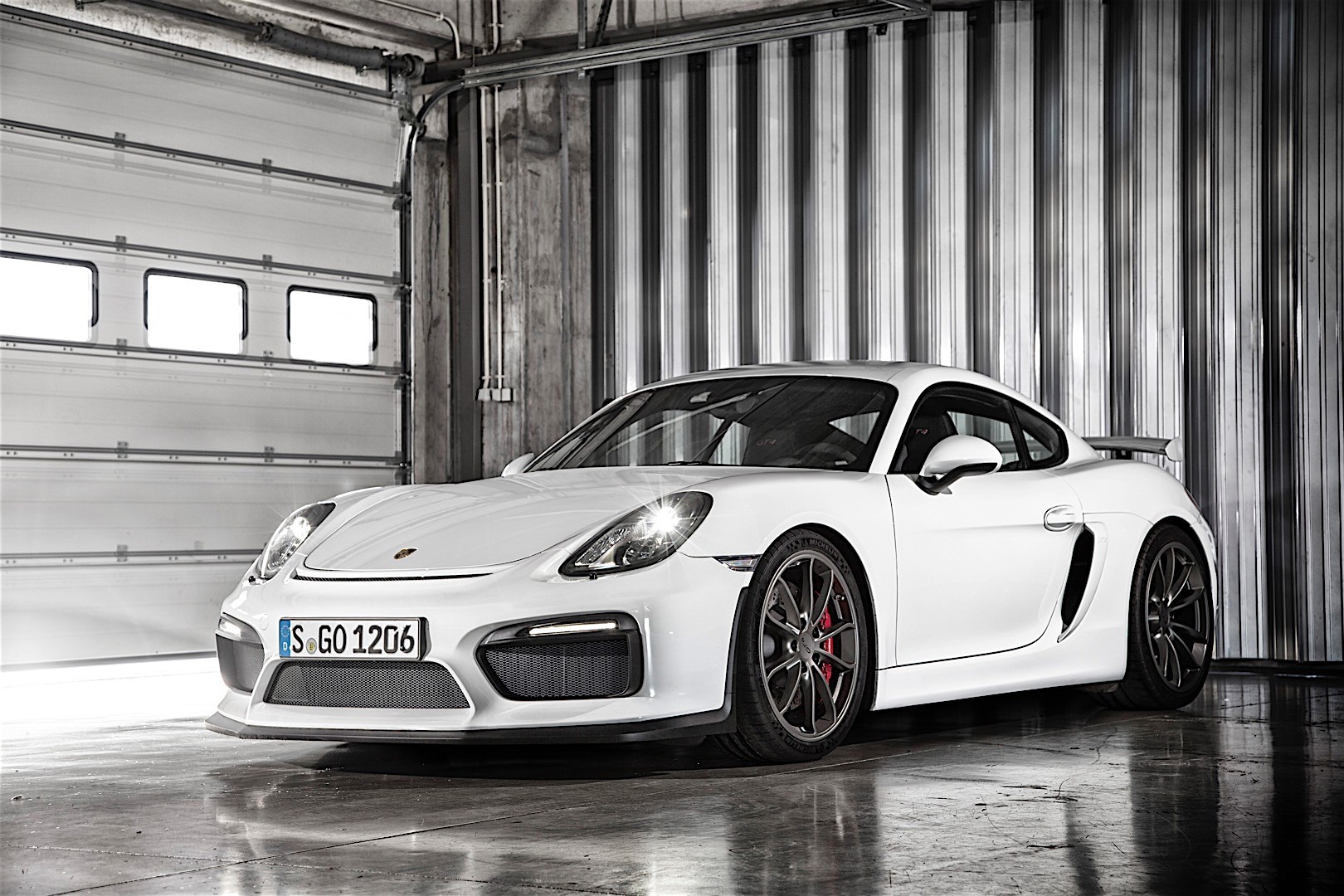 Porsche 718 Cayman Gt4 photo 4