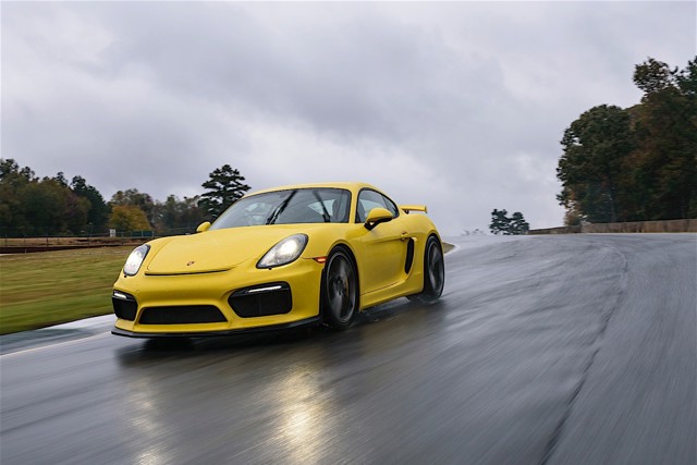 Porsche 718 Cayman Gt4 foto 16