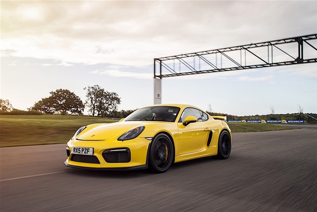 Porsche 718 Cayman Gt4 foto 20