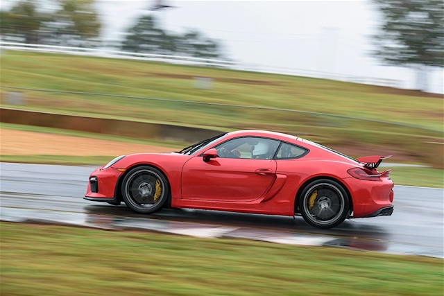 Porsche 718 Cayman Gt4 foto 22