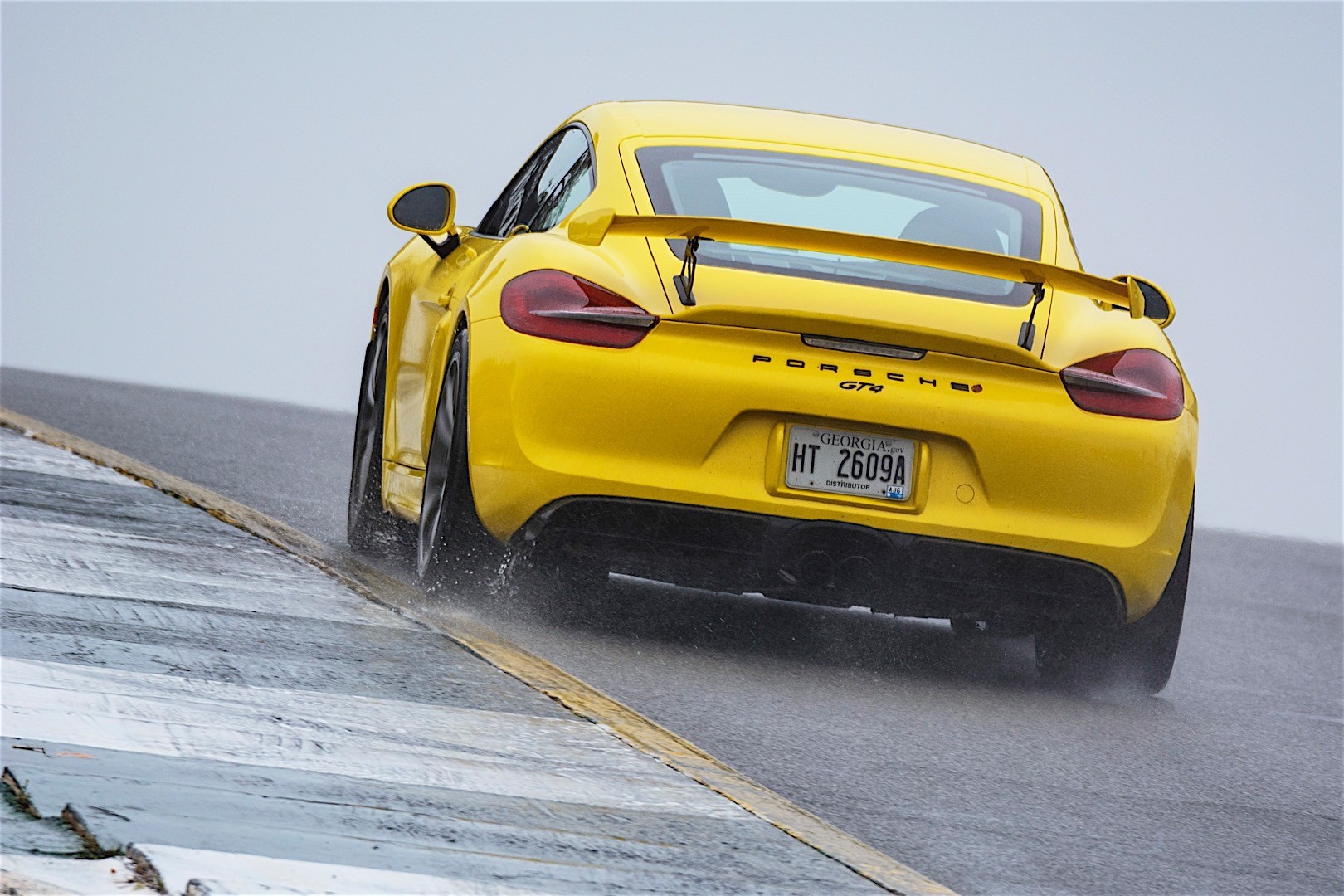 Porsche 718 Cayman Gt4 photo 38