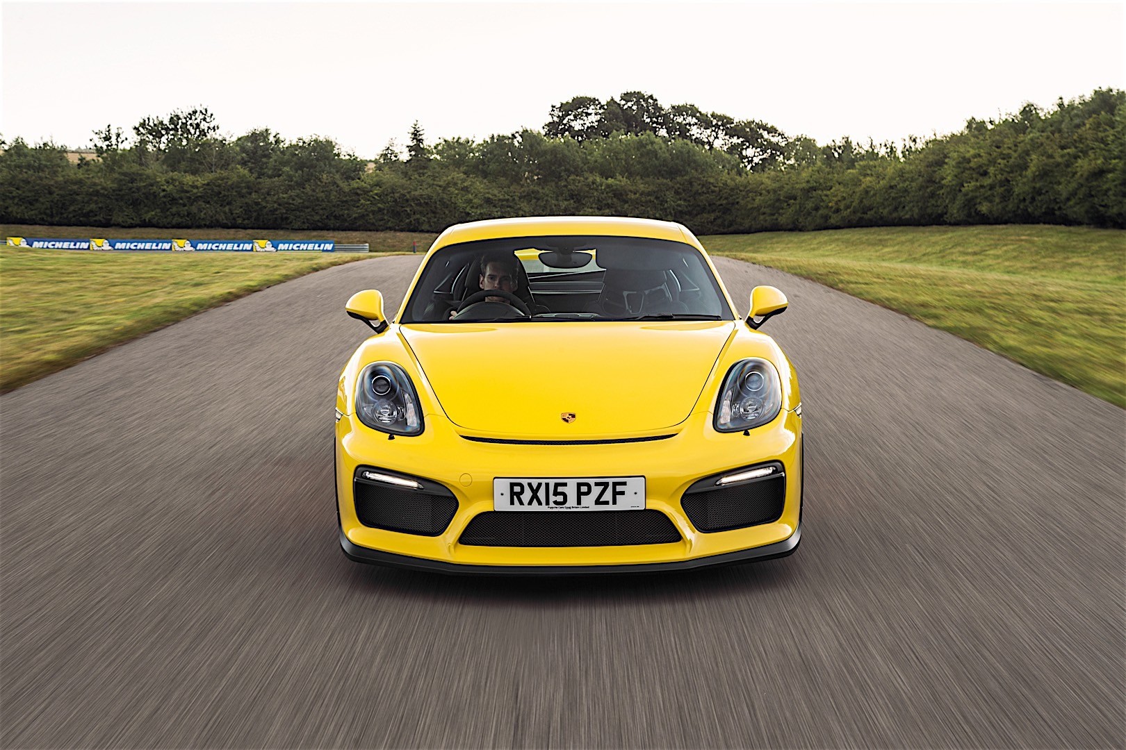 Porsche 718 Cayman Gt4 photo 46