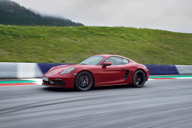 Porsche 718 Cayman Gts photo 3