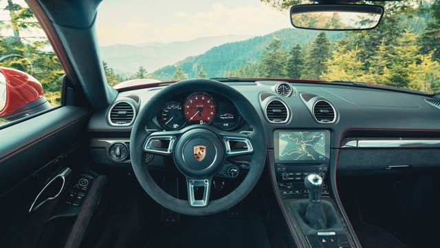 Porsche 718 Cayman Gts photo 27
