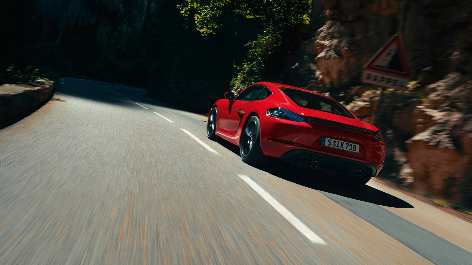 Porsche 718 Cayman Gts photo 2