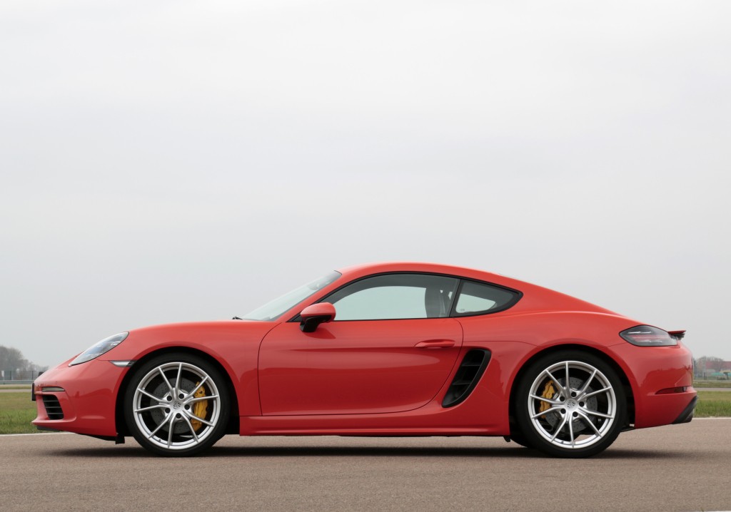 Porsche 718 Cayman S photo 27