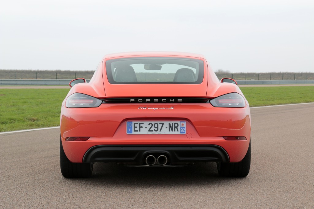 Porsche 718 Cayman S photo 31