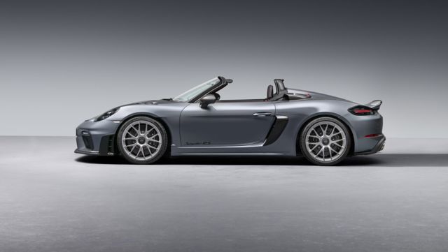 Porsche 718 Spyder photo 8