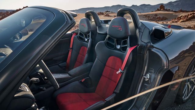 Porsche 718 Spyder photo 12