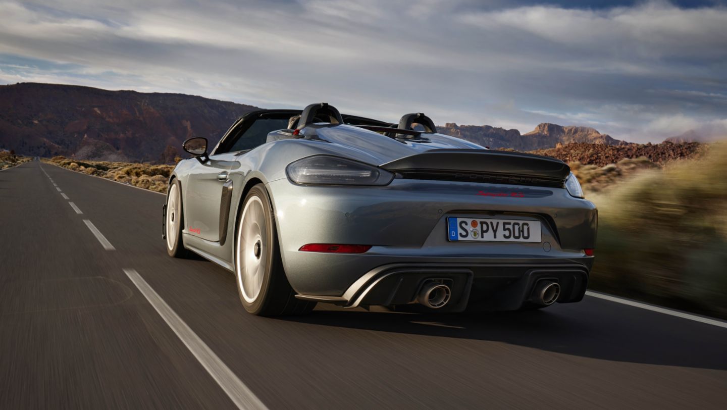 Porsche 718 Spyder photo 2