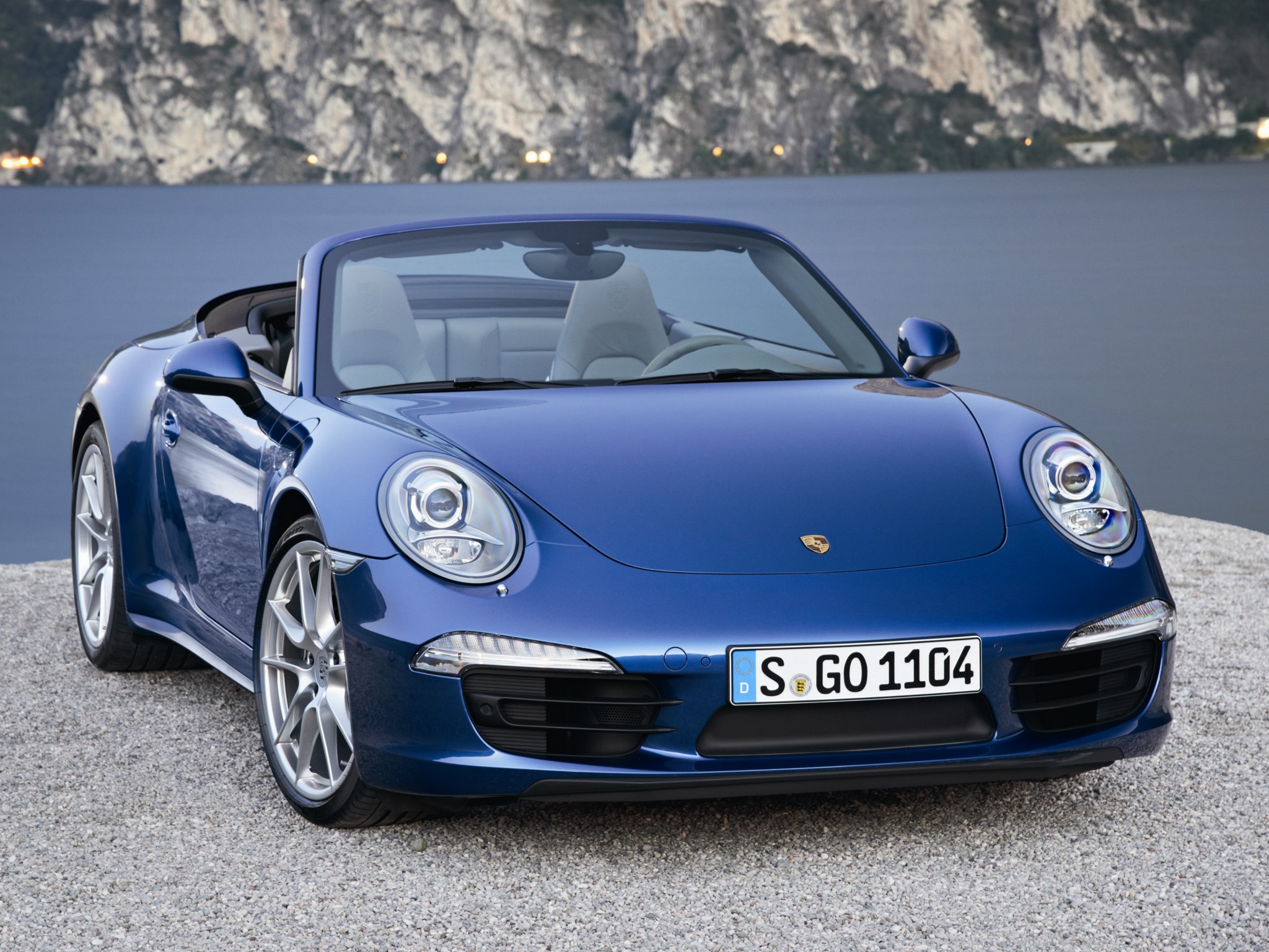 Porsche 911 Carrera 4 Cabriolet photo 13