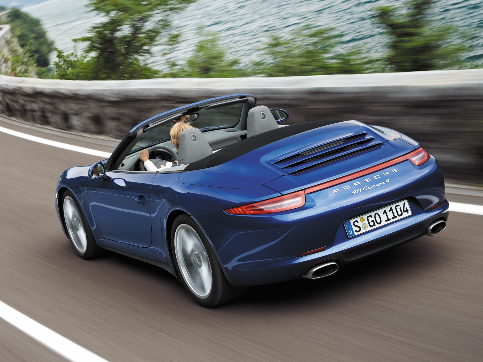 Porsche 911 Carrera 4 Cabriolet photo 18