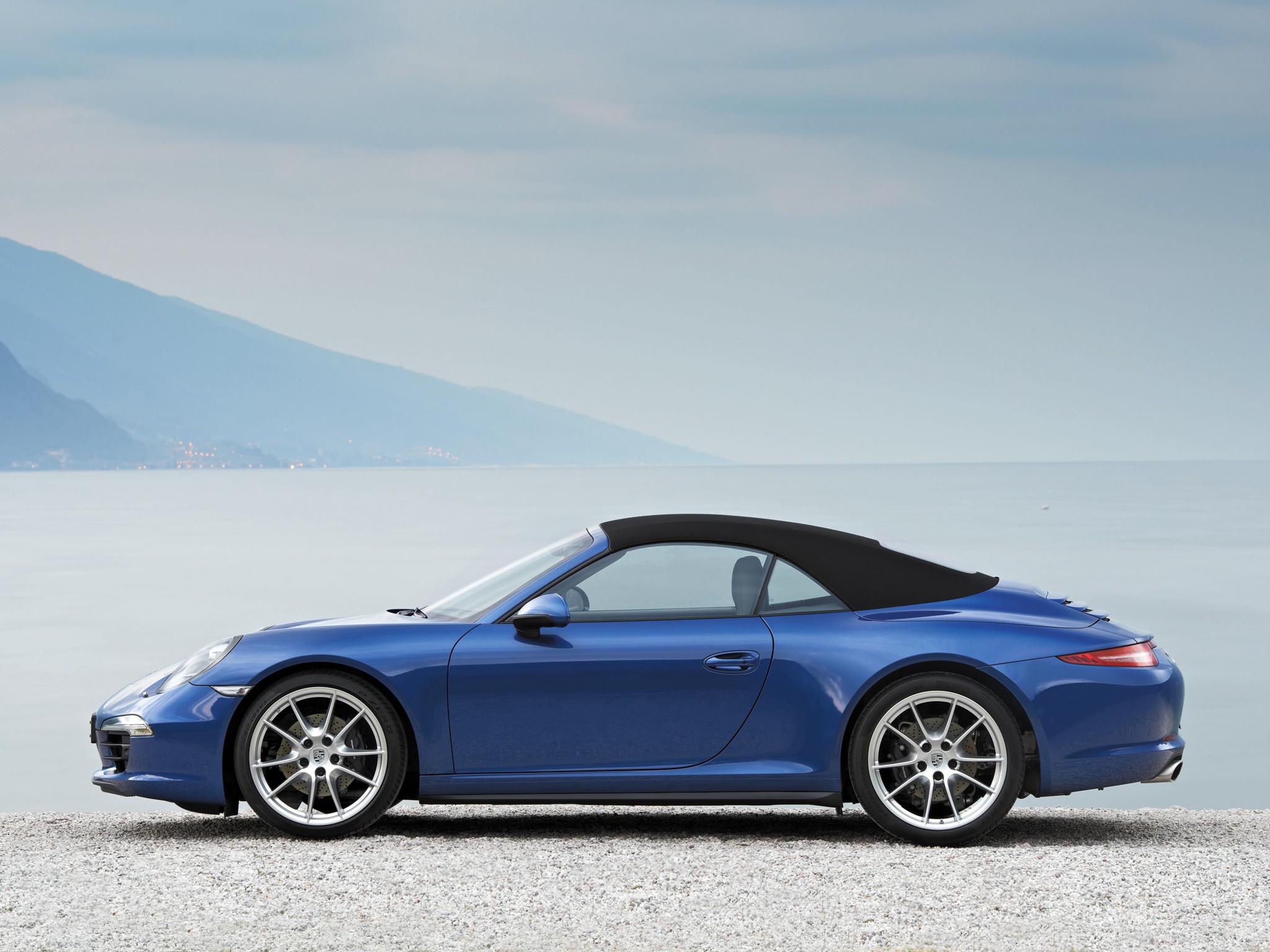 Porsche 911 Carrera 4 Cabriolet photo 22