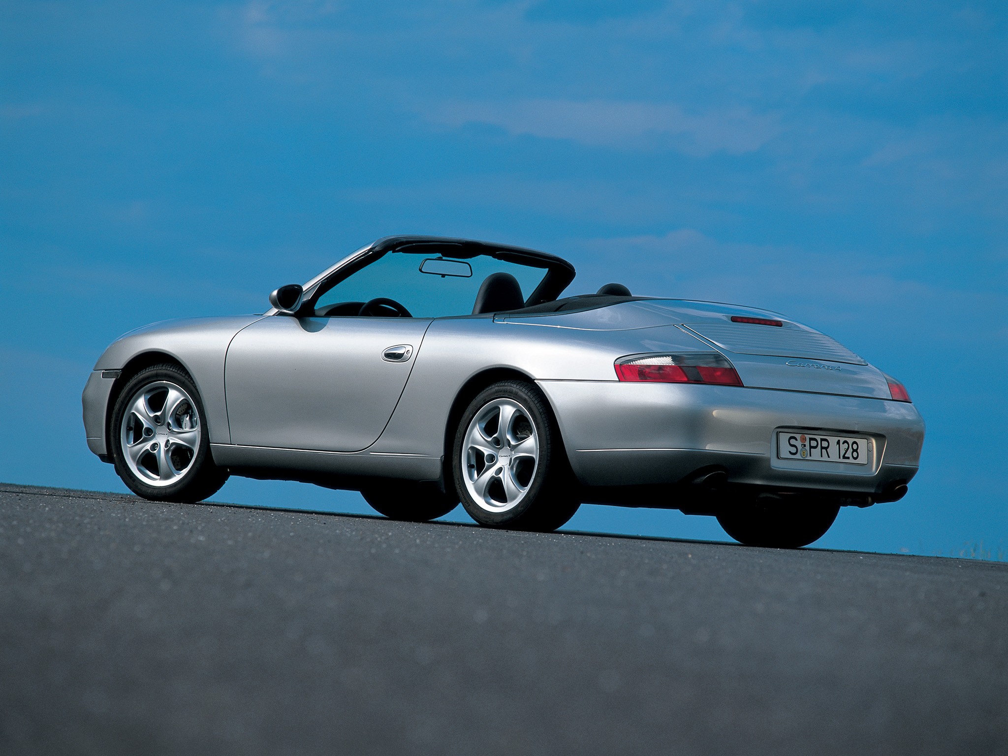 Porsche 911 Carrera 4 Cabriolet photo 16