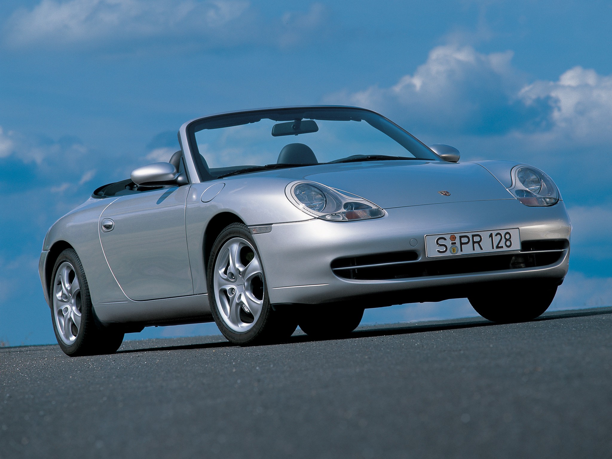 Porsche 911 Carrera 4 Cabriolet photo 17