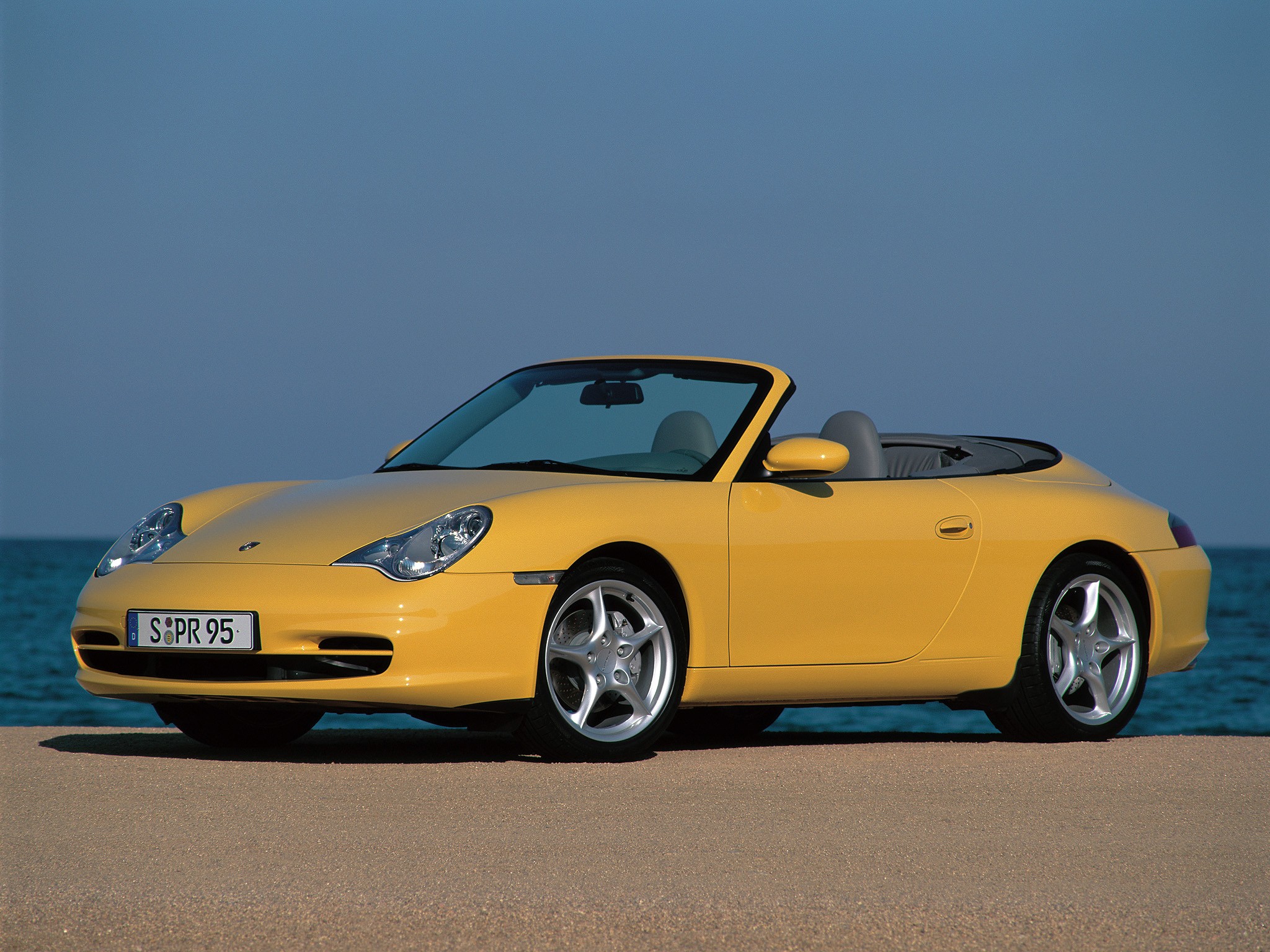 Porsche 911 Carrera 4 Cabriolet photo 11