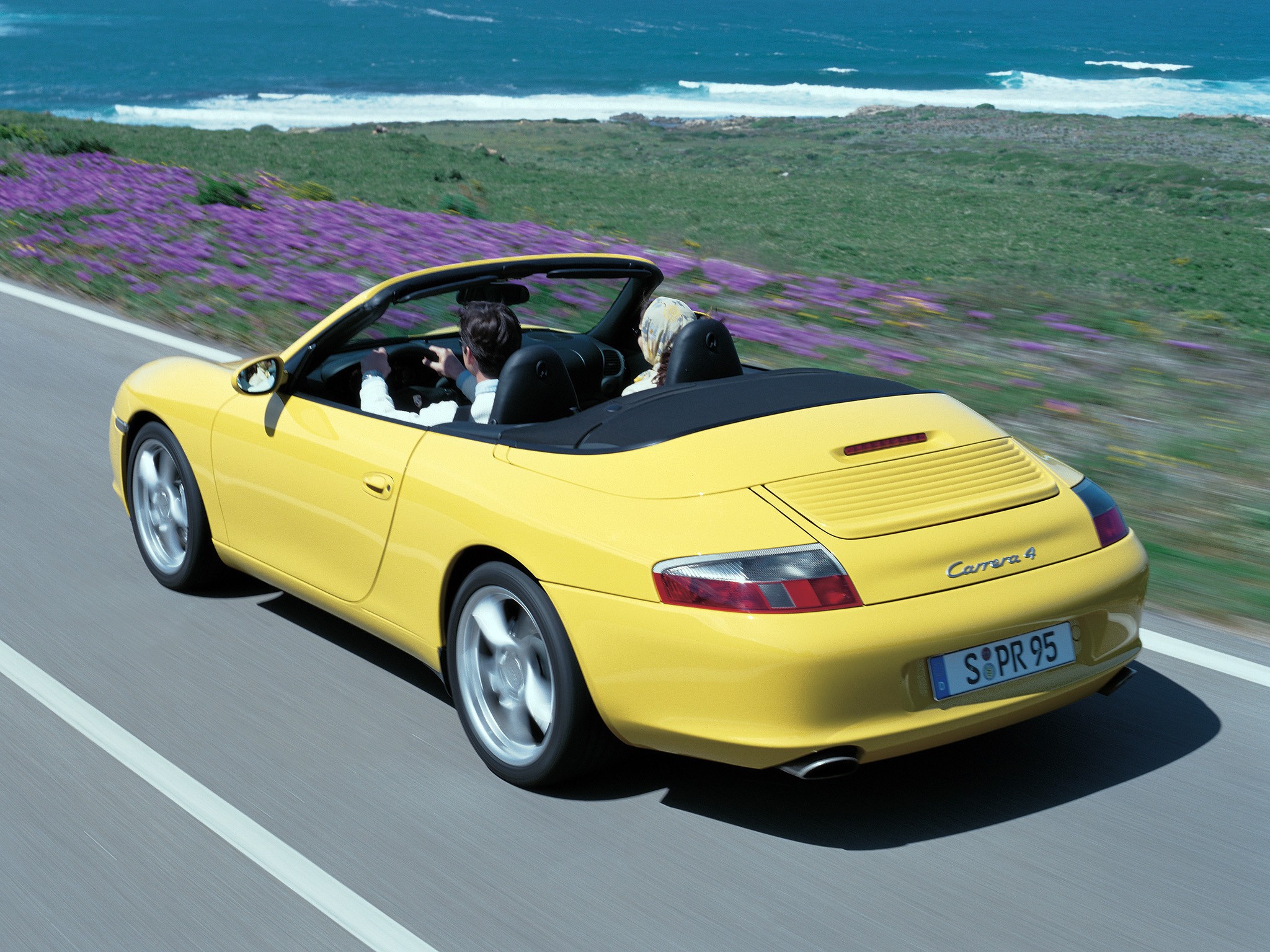 Porsche 911 Carrera 4 Cabriolet photo 13