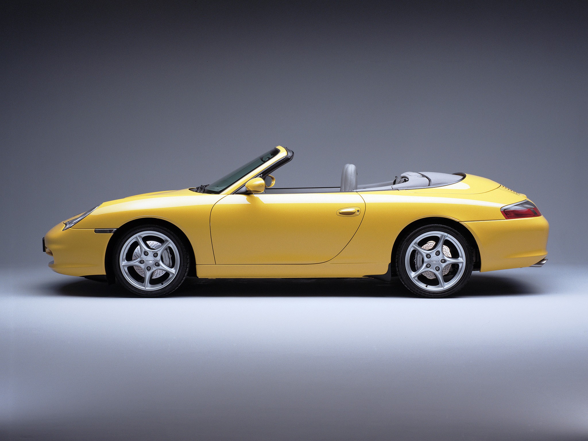 Porsche 911 Carrera 4 Cabriolet photo 14