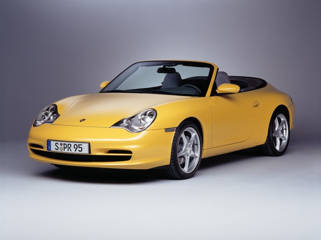 Porsche 911 Carrera 4 Cabriolet photo 17