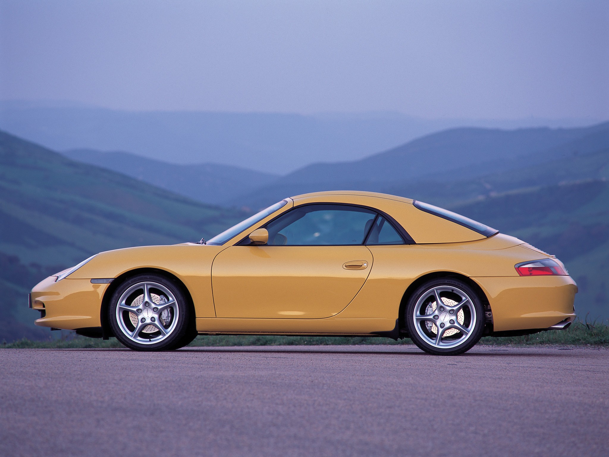 Porsche 911 Carrera 4 Cabriolet photo 25