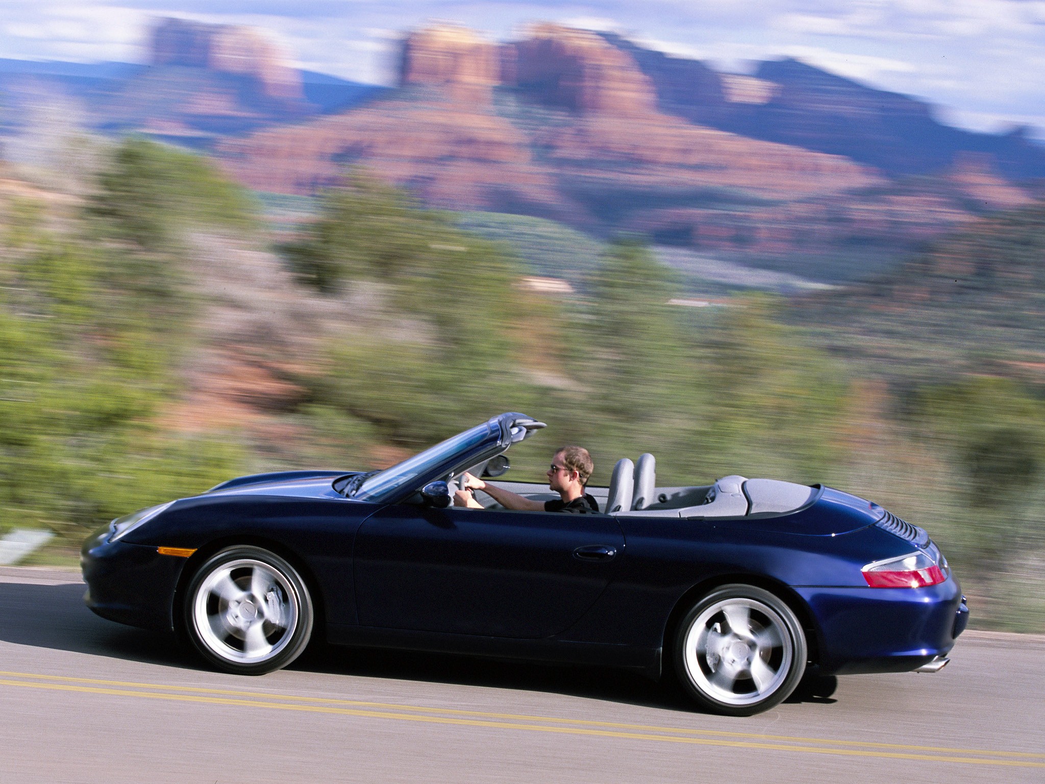 Porsche 911 Carrera 4 Cabriolet photo 3