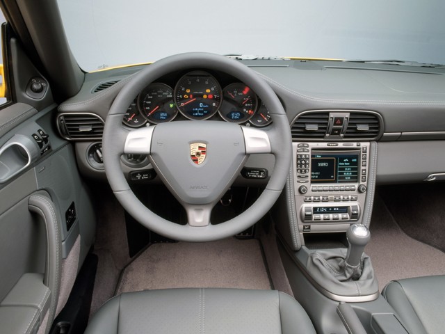 Porsche 911 Carrera 4 Cabriolet photo 30
