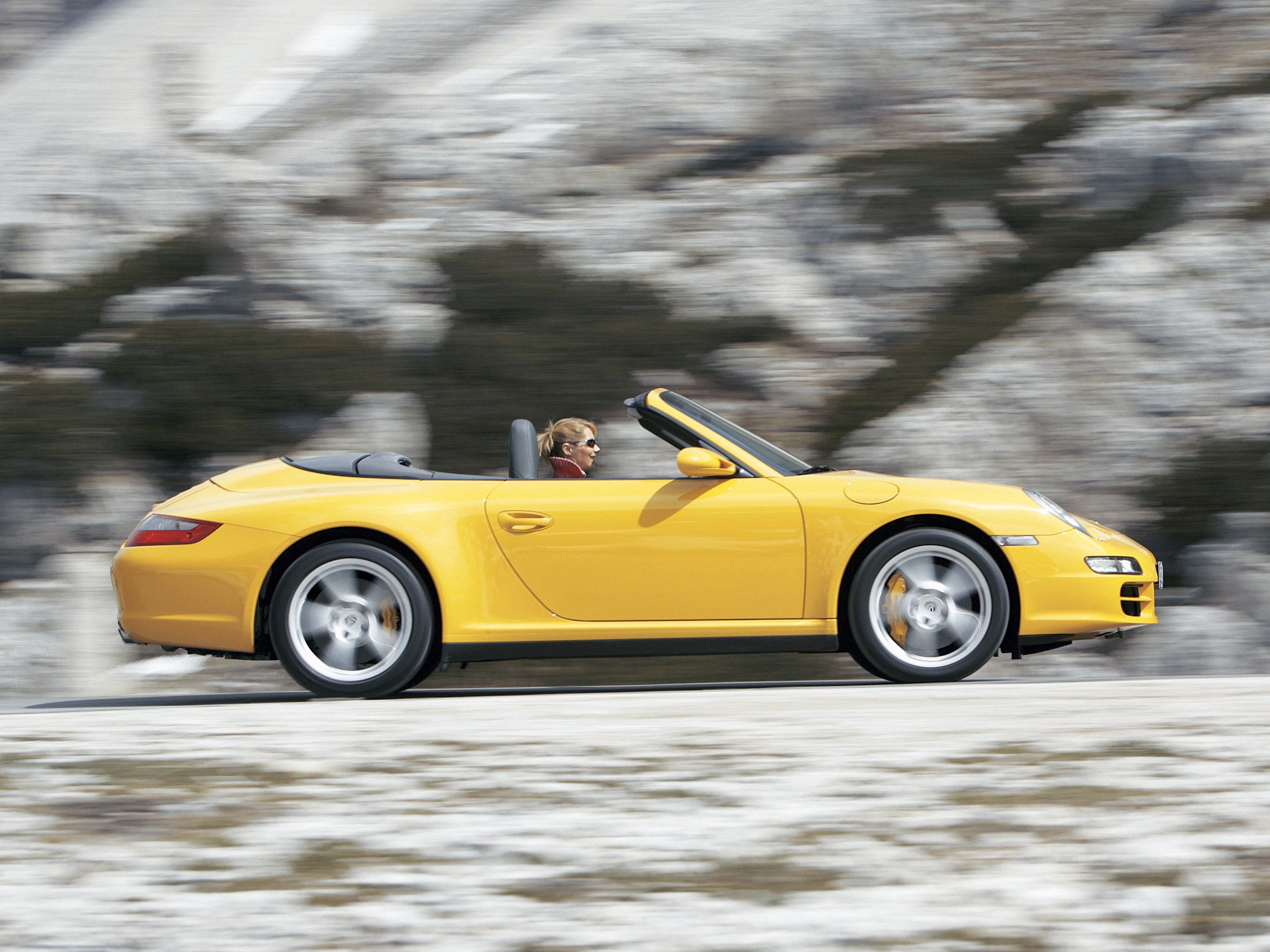 Porsche 911 Carrera 4 Cabriolet photo 17
