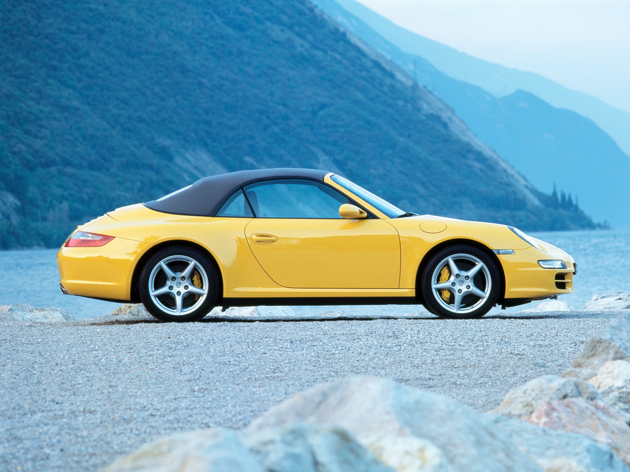 Porsche 911 Carrera 4 Cabriolet photo 24