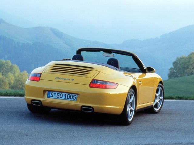 Porsche 911 Carrera 4 Cabriolet photo 26