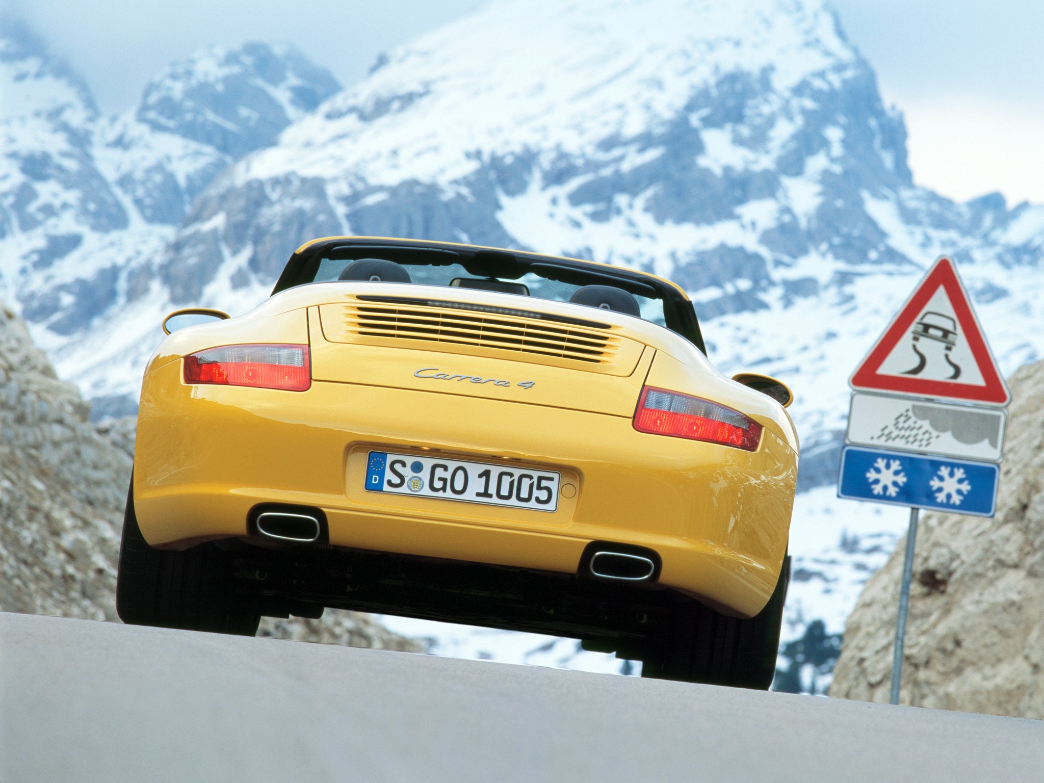 Porsche 911 Carrera 4 Cabriolet photo 28