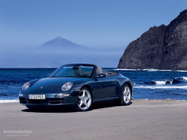 Porsche 911 Carrera 4 Cabriolet photo 2