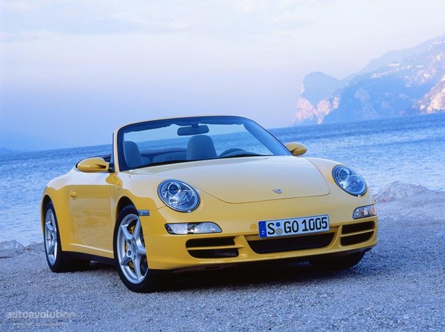Porsche 911 Carrera 4 Cabriolet photo 3