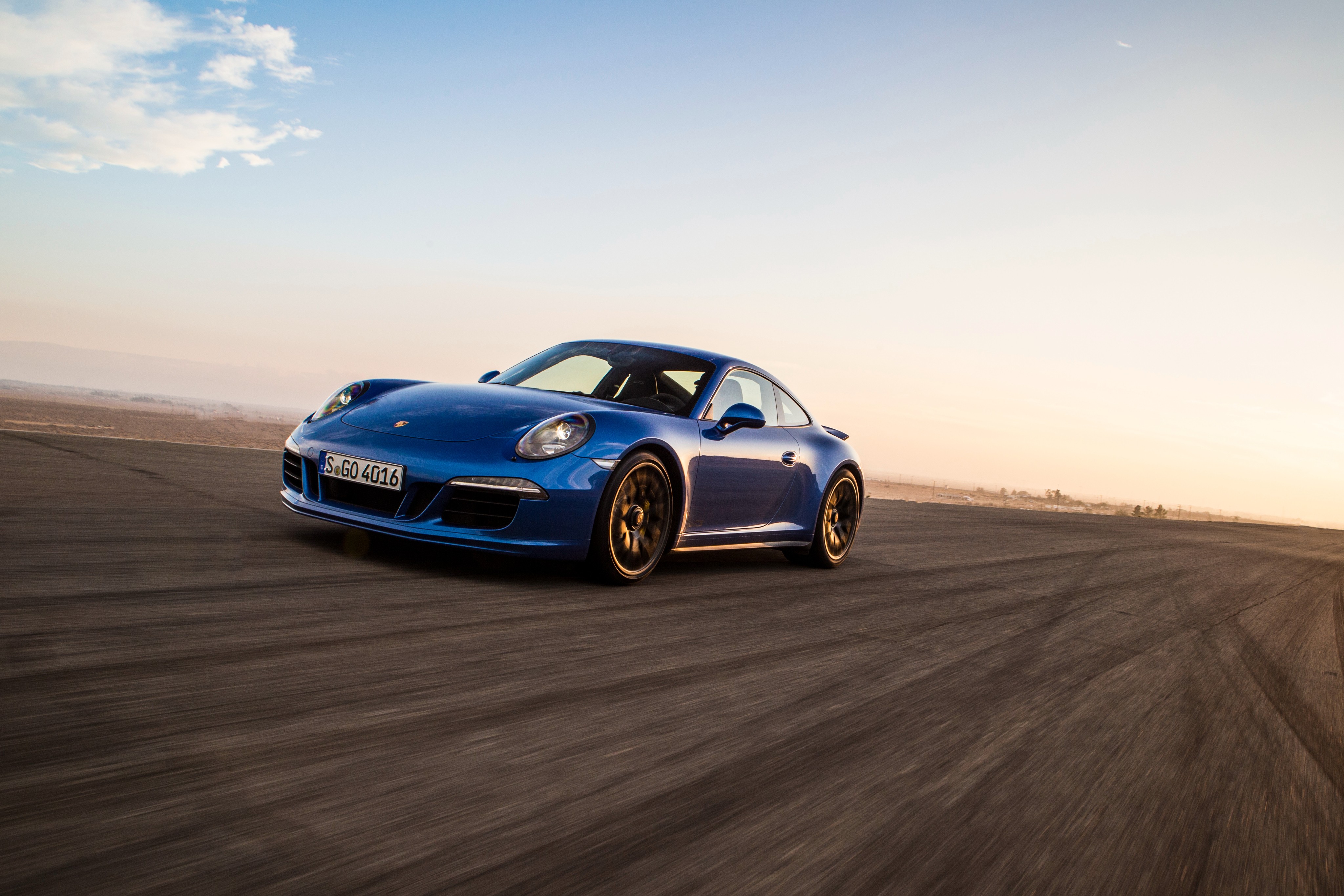 Porsche 911 Carrera 4 Gts photo 10