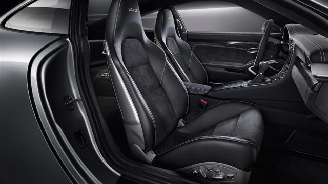 Porsche 911 Carrera 4 Gts photo 19