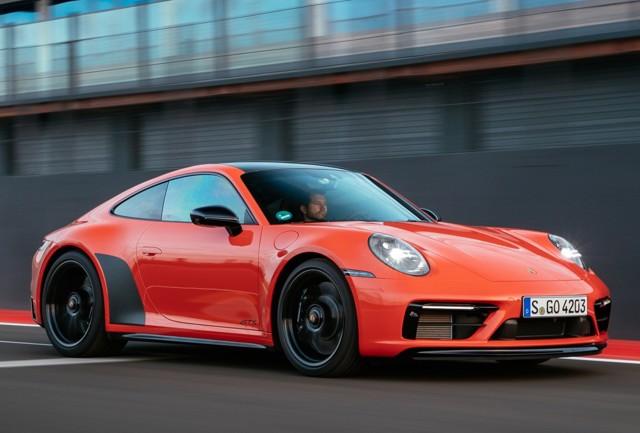 Porsche 911 Carrera 4 Gts photo 7