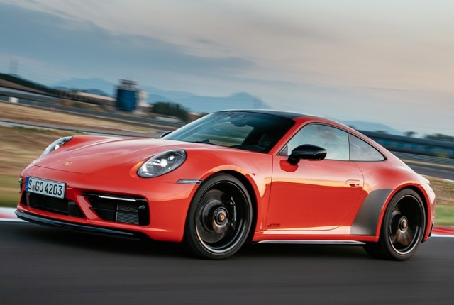 Porsche 911 Carrera 4 Gts photo 8