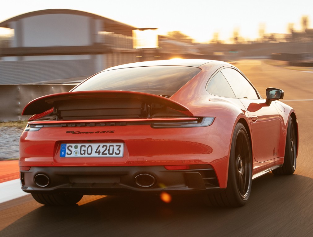 Porsche 911 Carrera 4 Gts photo 9