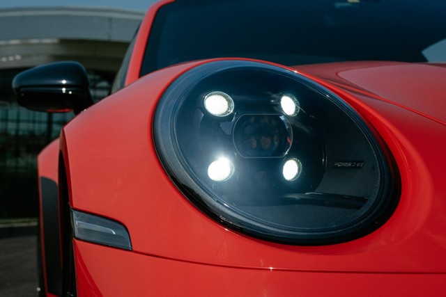 Porsche 911 Carrera 4 Gts photo 10