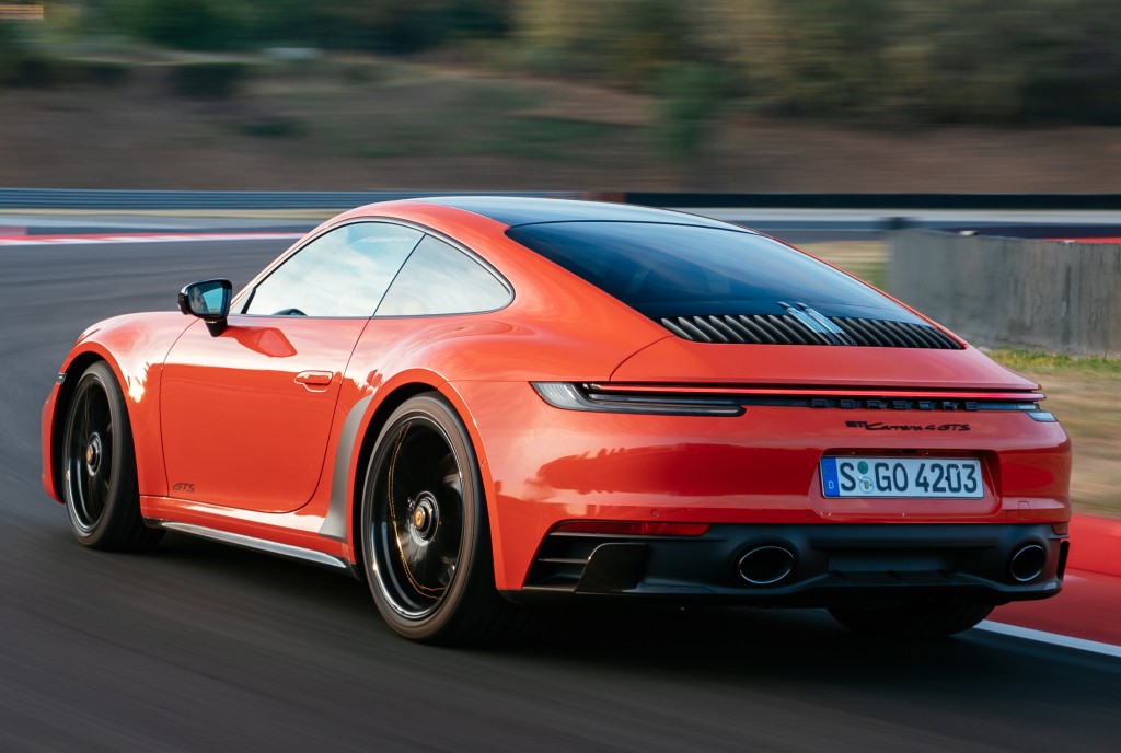 Porsche 911 Carrera 4 Gts photo 11