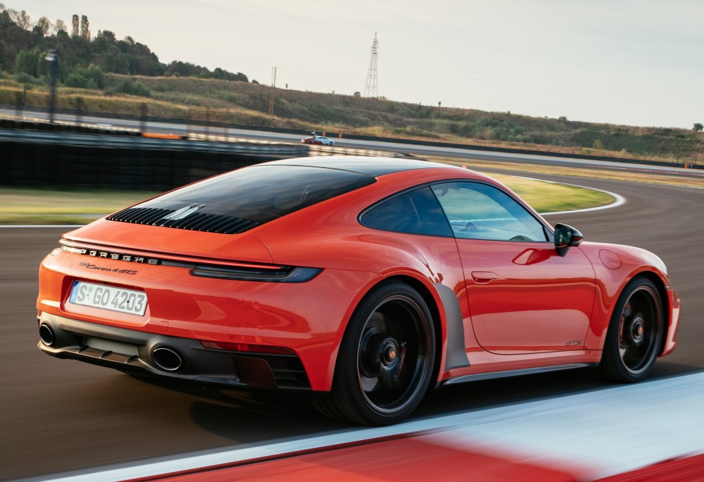 Porsche 911 Carrera 4 Gts photo 12