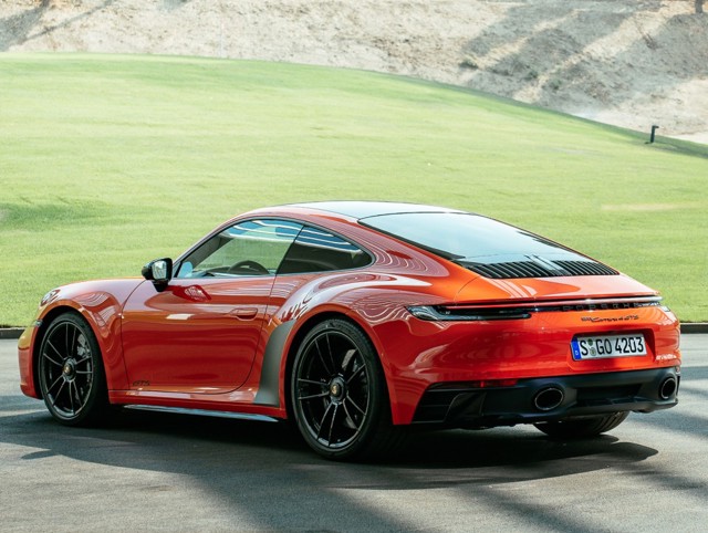Porsche 911 Carrera 4 Gts photo 13