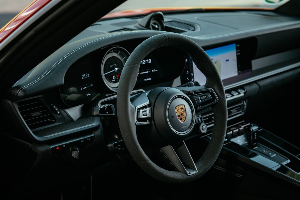 Porsche 911 Carrera 4 Gts photo 36