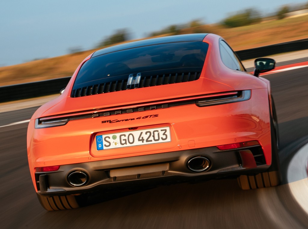 Porsche 911 Carrera 4 Gts photo 17